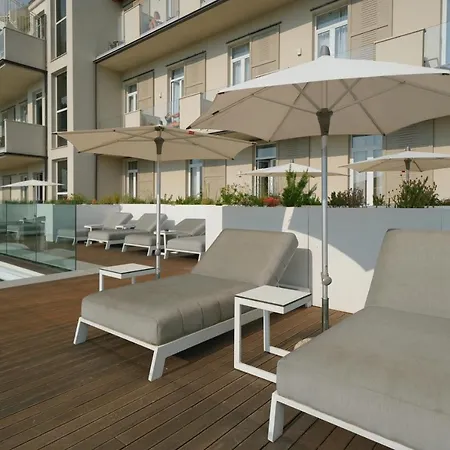 Palazzo Del Garda & 4* 代森扎诺-德尔加达