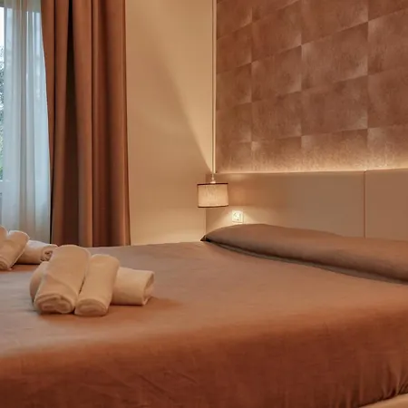 酒店 Palazzo Del Garda & 4*