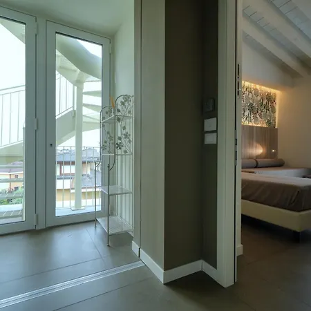 Palazzo Del Garda & 酒店 4*