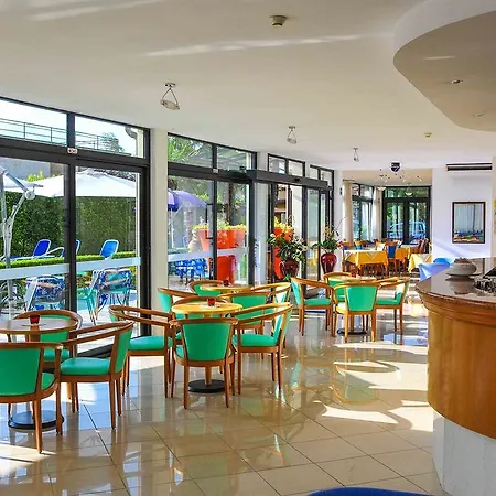 酒店 Palazzo Del Garda & 4*