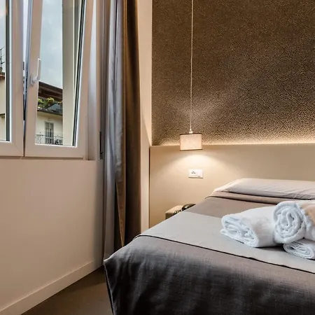 Hotell Palazzo Del Garda & 4*