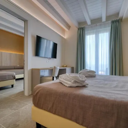 Hotell Palazzo Del Garda &
