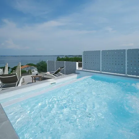 Palazzo Del Garda & Hotell Desenzano del Garda