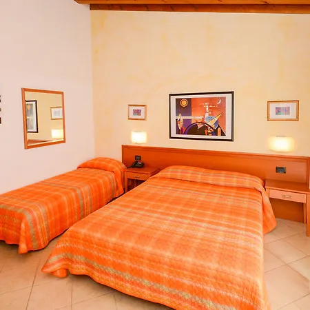 Hotell Palazzo Del Garda &